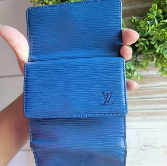 LOUIS VUITTON Blue epi snap bi fold wallet - Picture 3 of 9